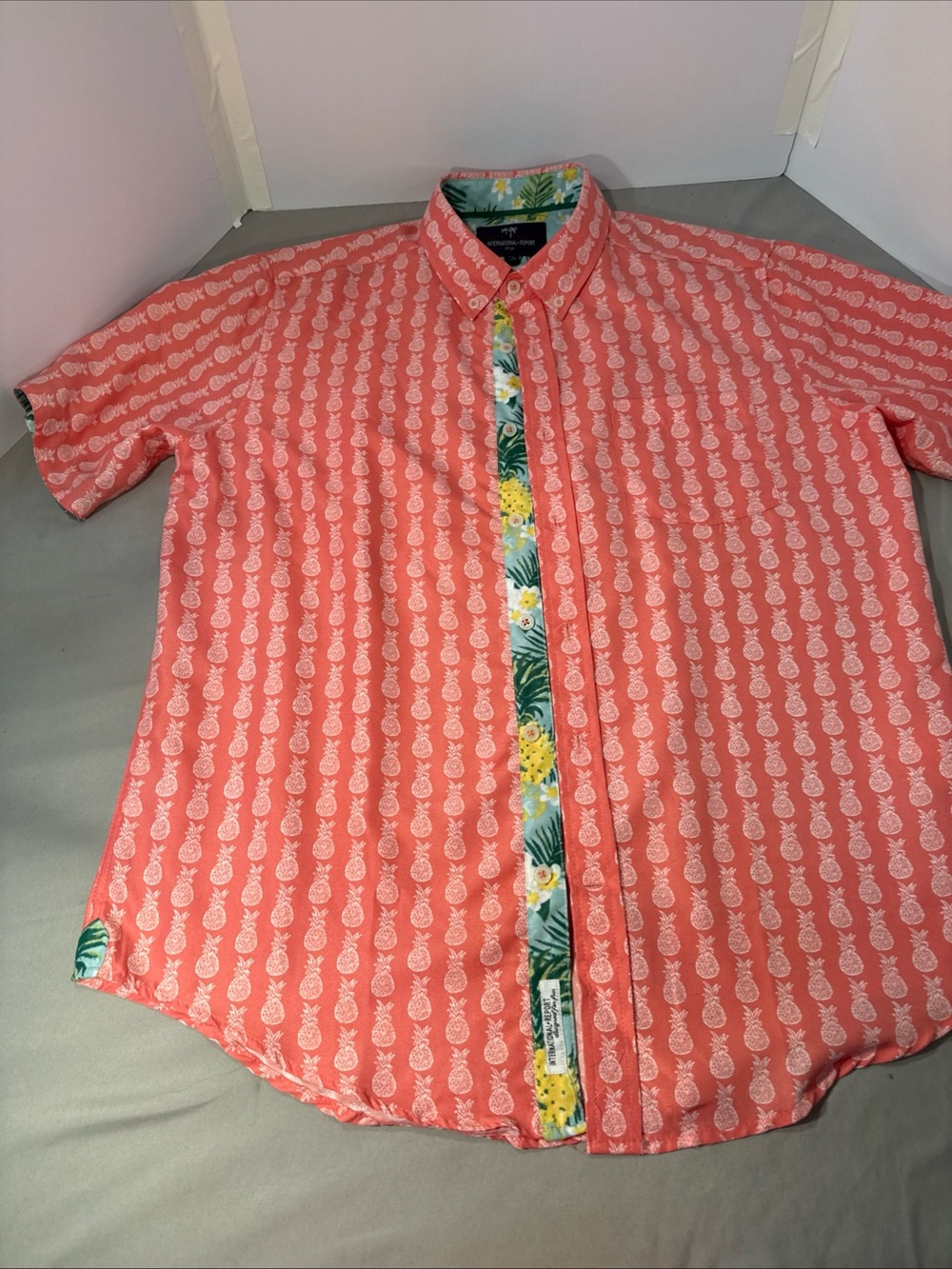 Men's Coral Pineapple Print Short-Sleeve Button-Down Shirt